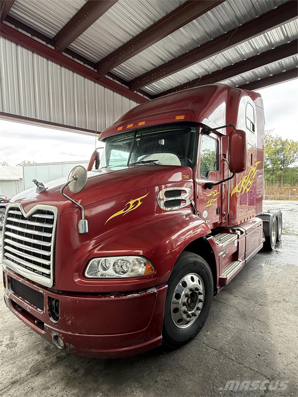 Mack CXU613 Тягачі