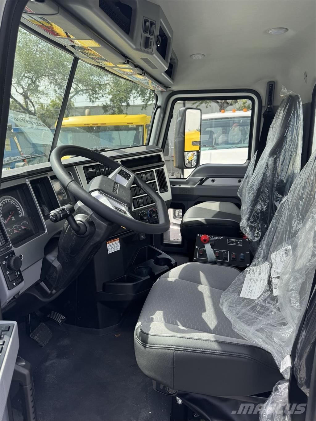 Mack GR64B Бетономішалки (Автобетонозмішувачі)