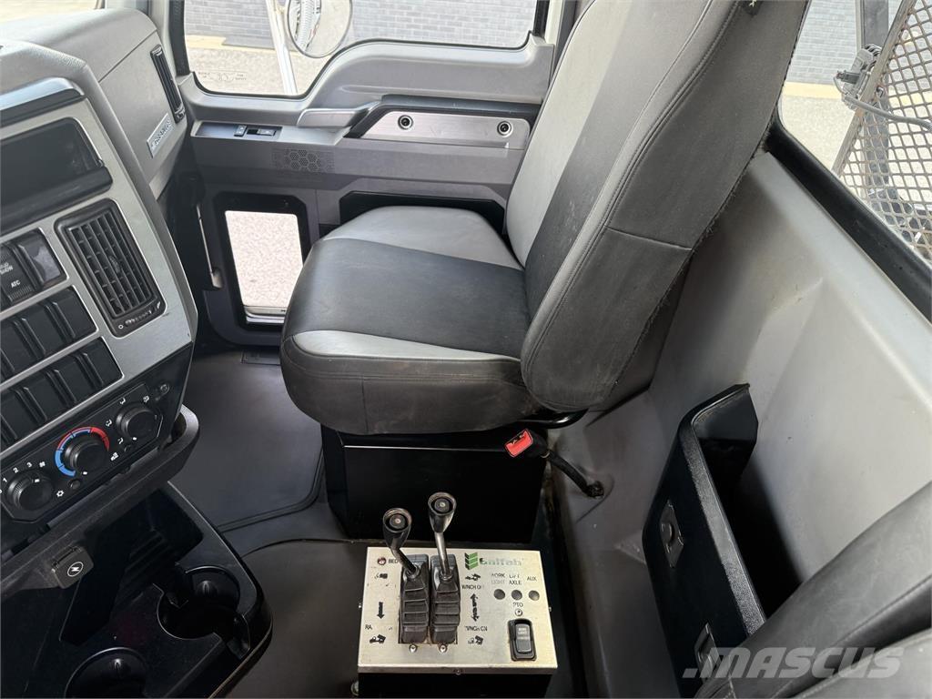 Mack GR64B Вантажівки / спеціальні