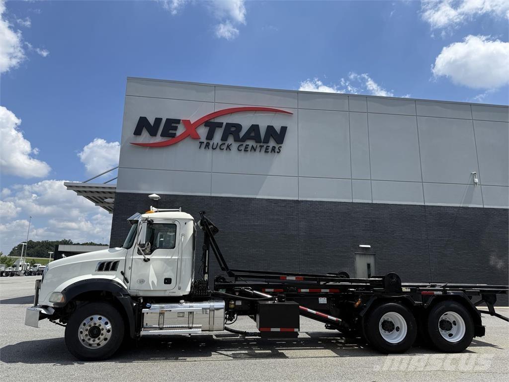 Mack GR64B Вантажівки / спеціальні