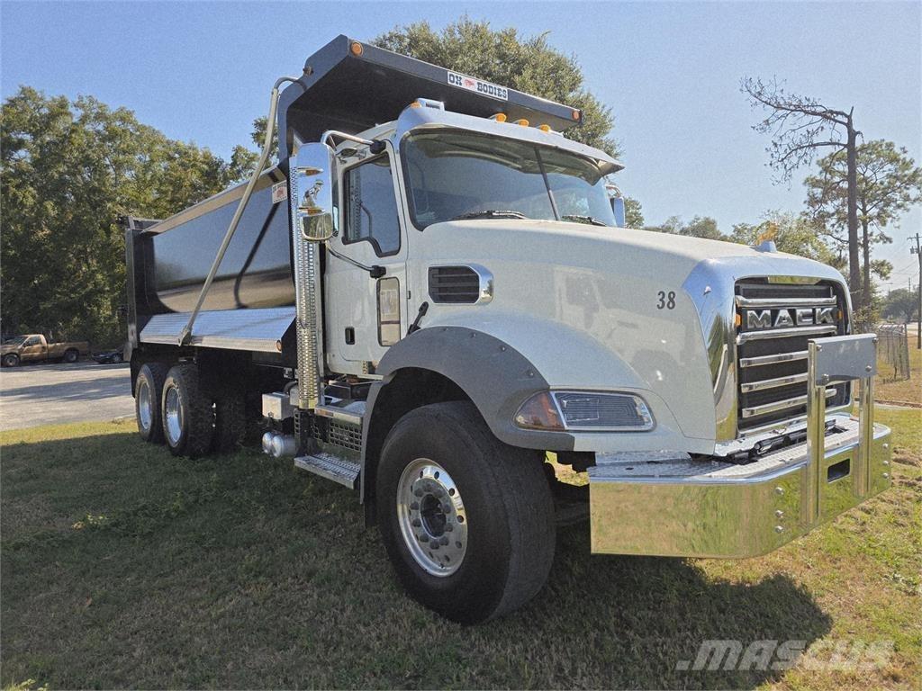Mack GR64B Самоскиди