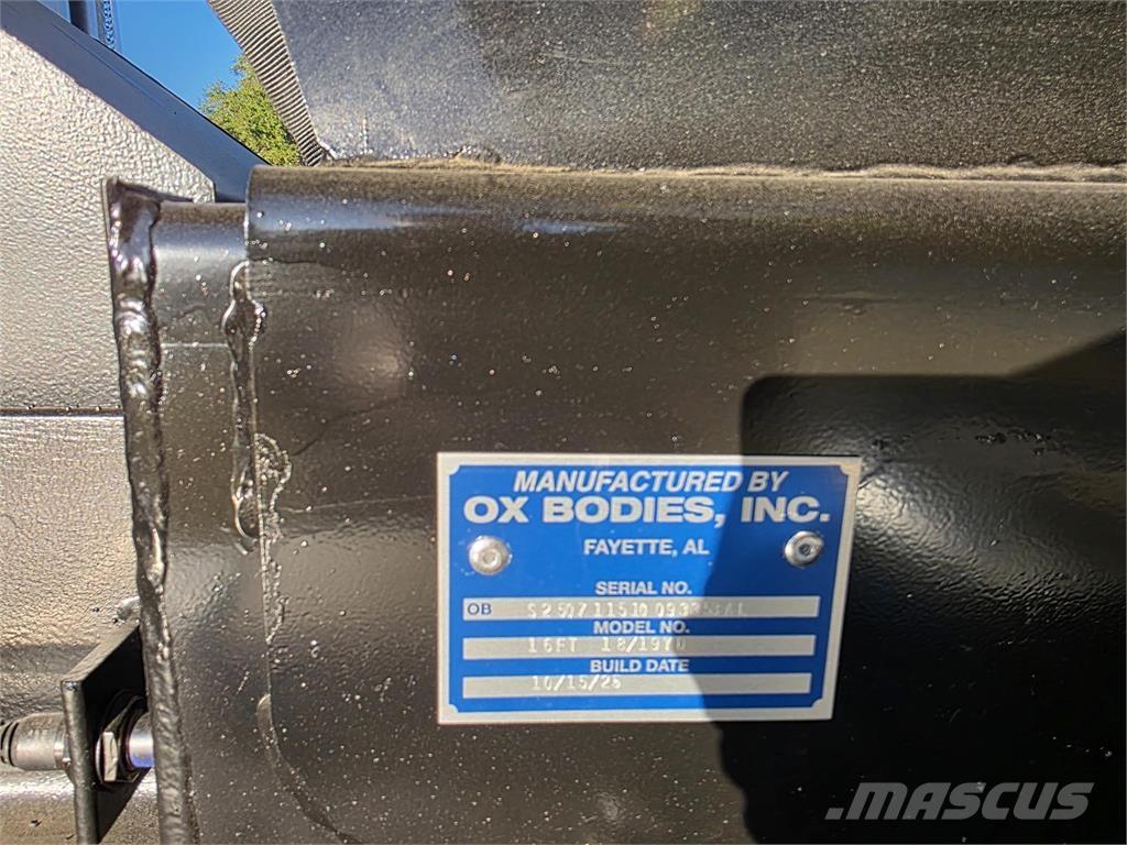 Mack GR64B Самоскиди