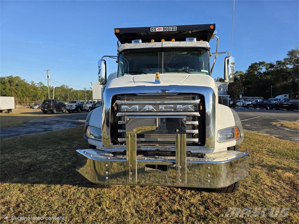 Mack GR64B Самоскиди