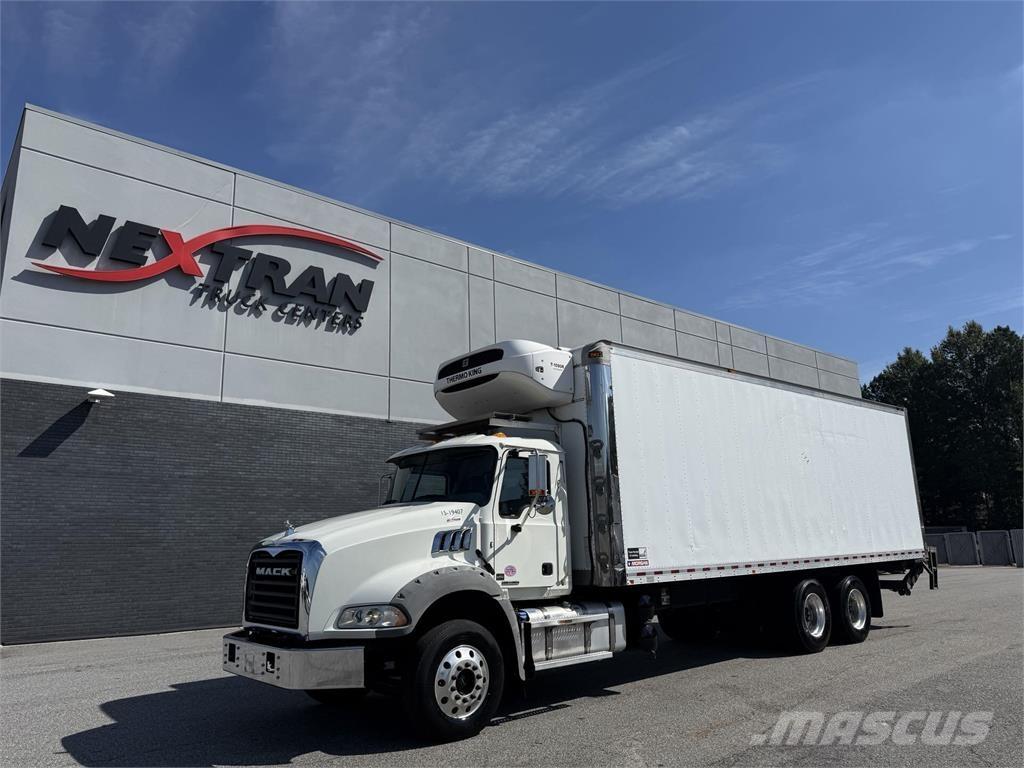 Mack GR64B9 Тягачі