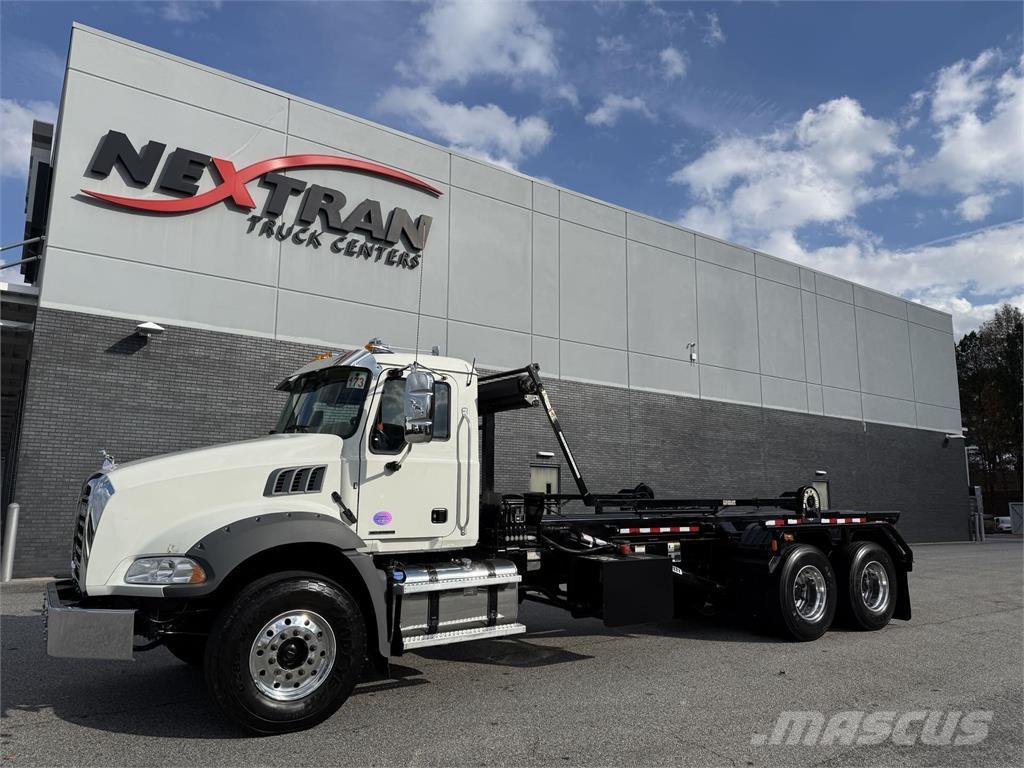 Mack GR64BR Вантажівки / спеціальні