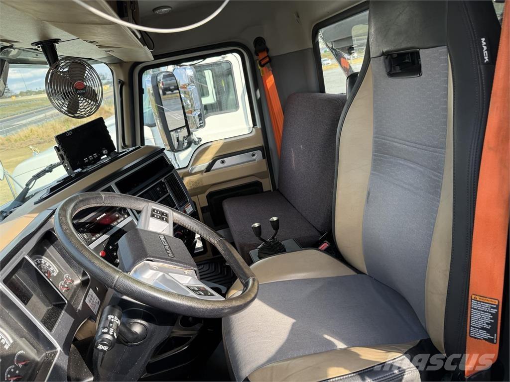 Mack GR64BR Вантажівки / спеціальні