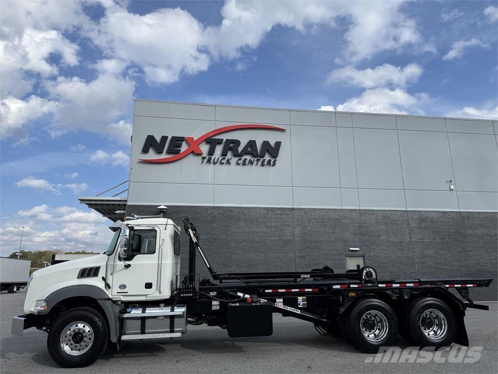 Mack GR64BR Вантажівки / спеціальні