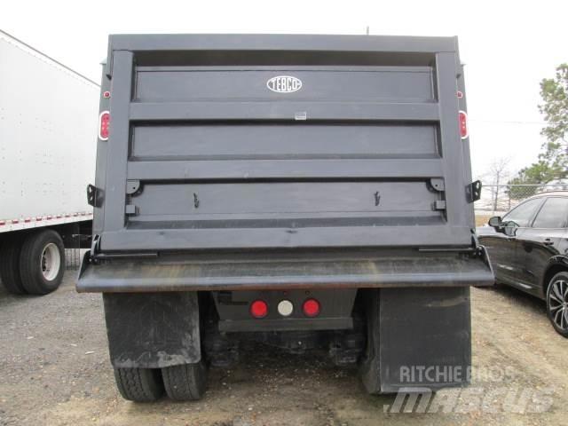 Mack GR64F Самоскиди