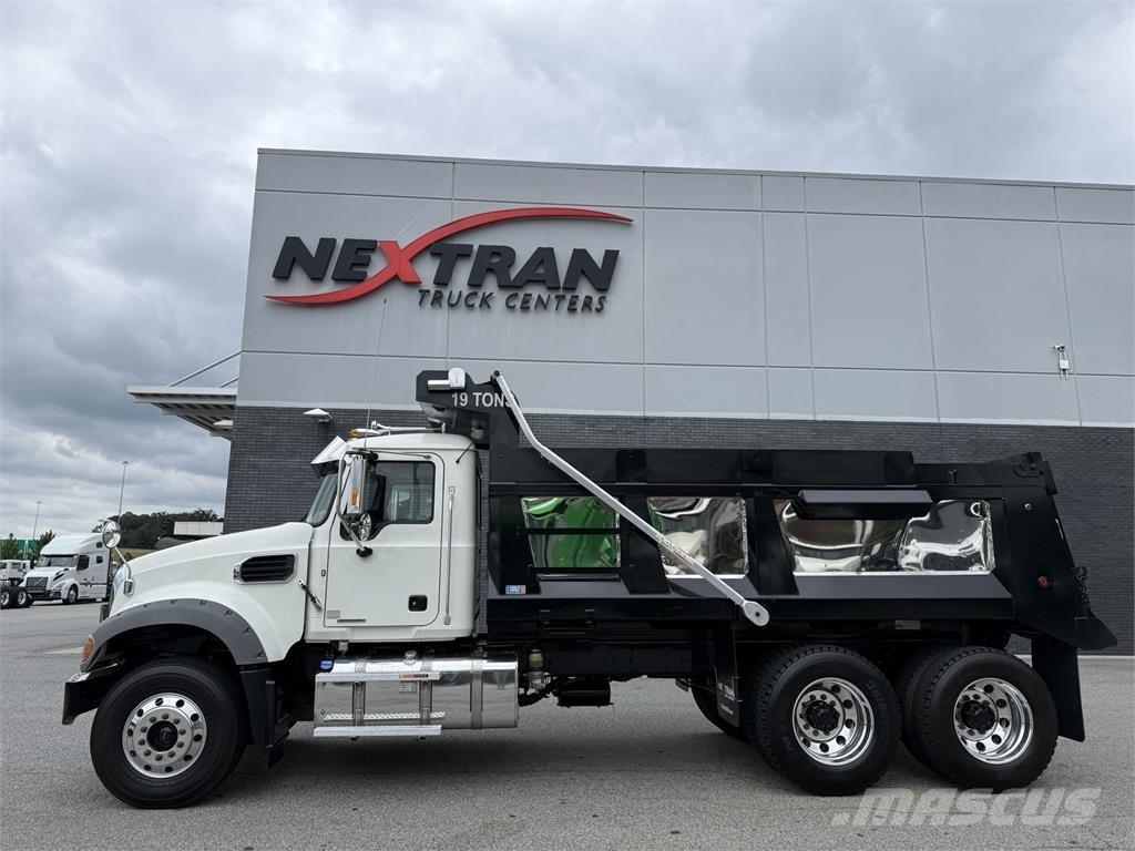 Mack GR64F Самоскиди