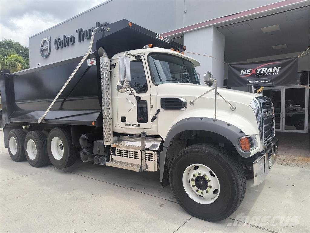 Mack GR64FR Самоскиди