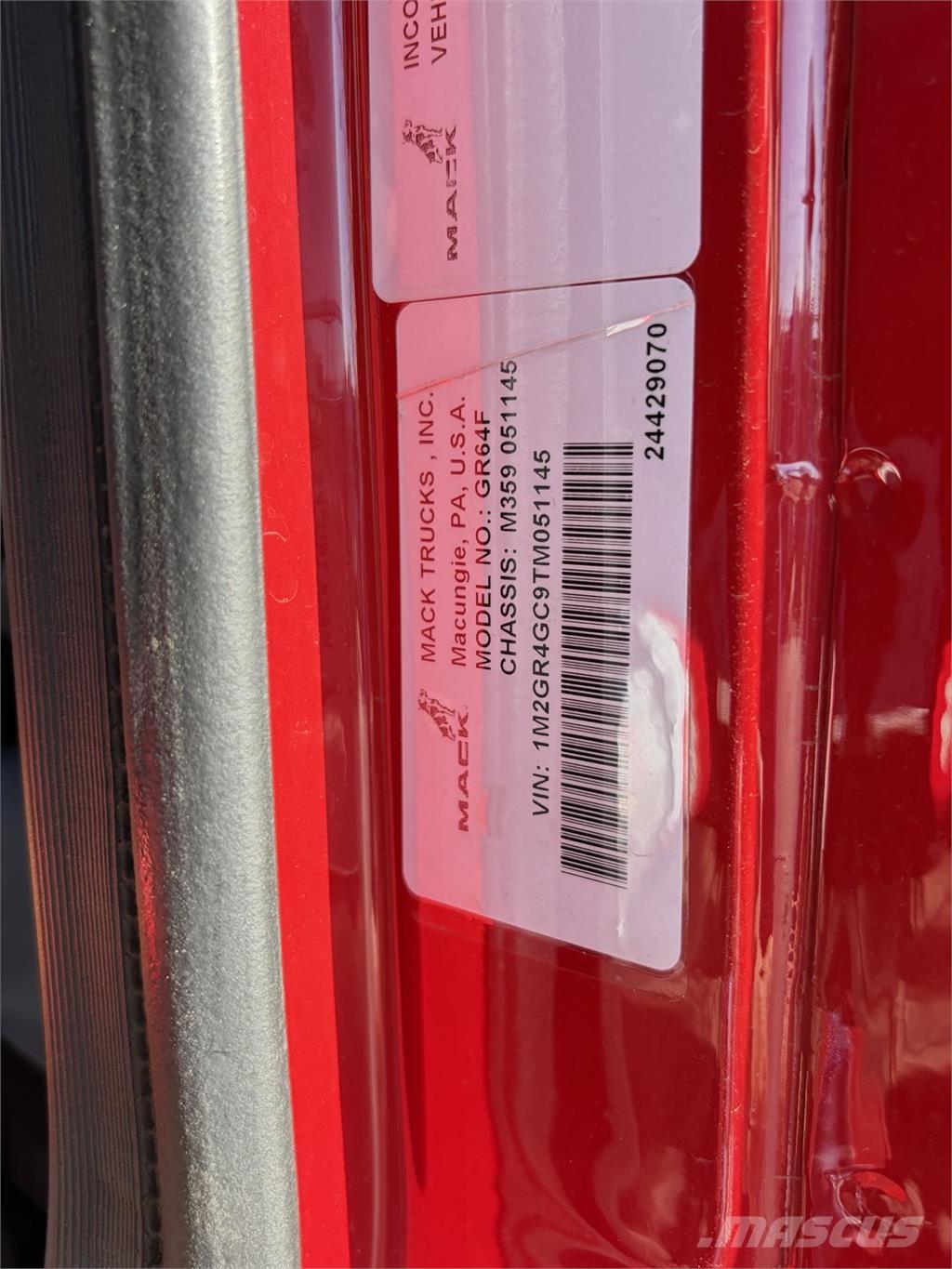 Mack GR64FR Самоскиди