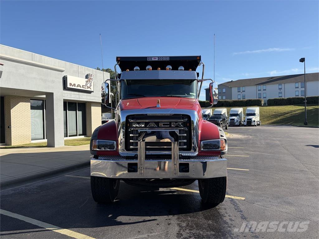 Mack GR64FR Самоскиди