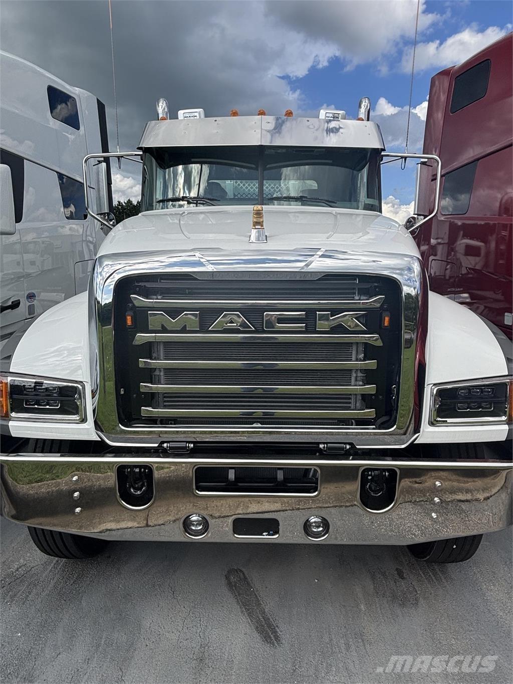 Mack GR64FT Тягачі