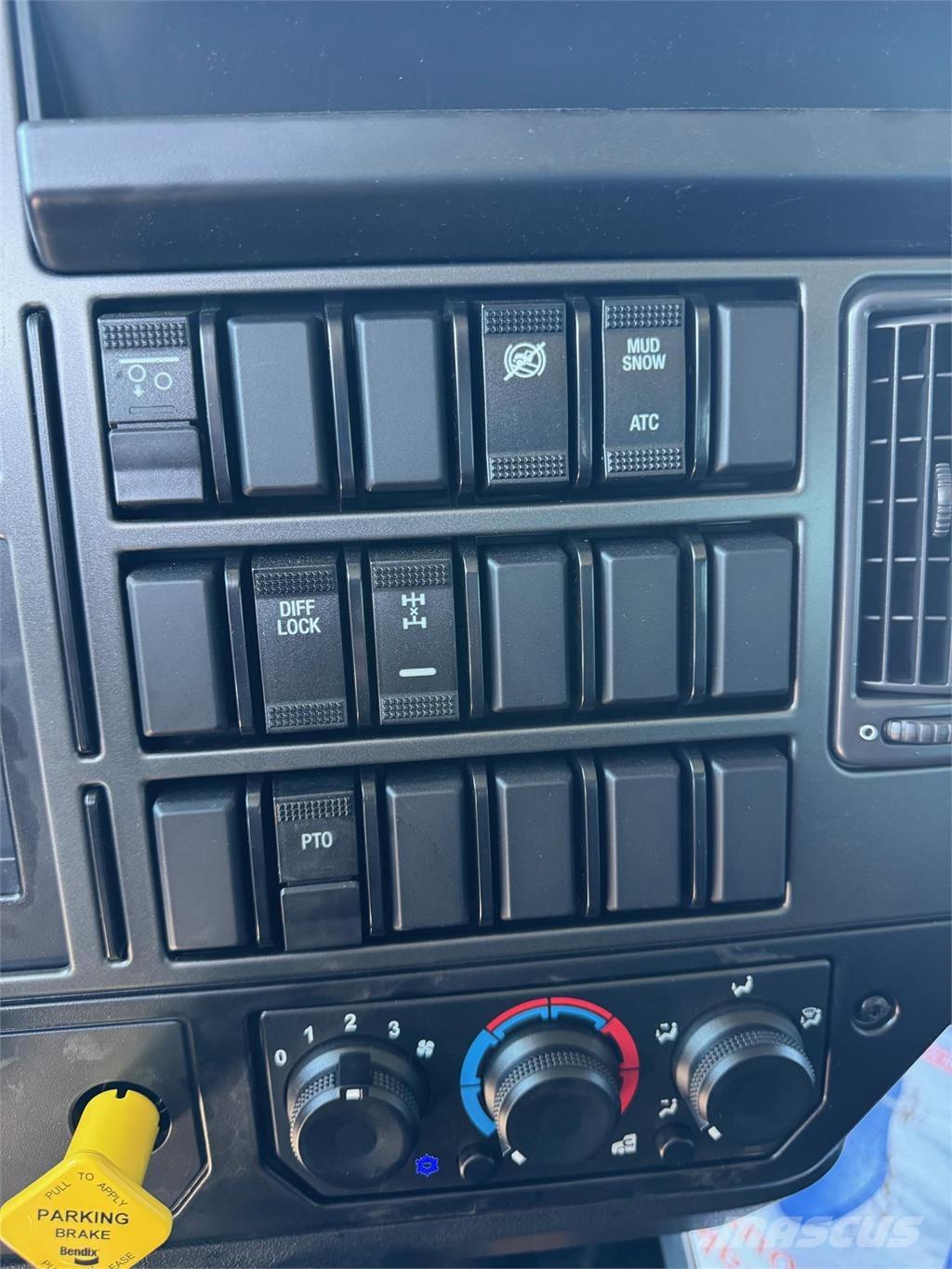 Mack GR84FR Самоскиди