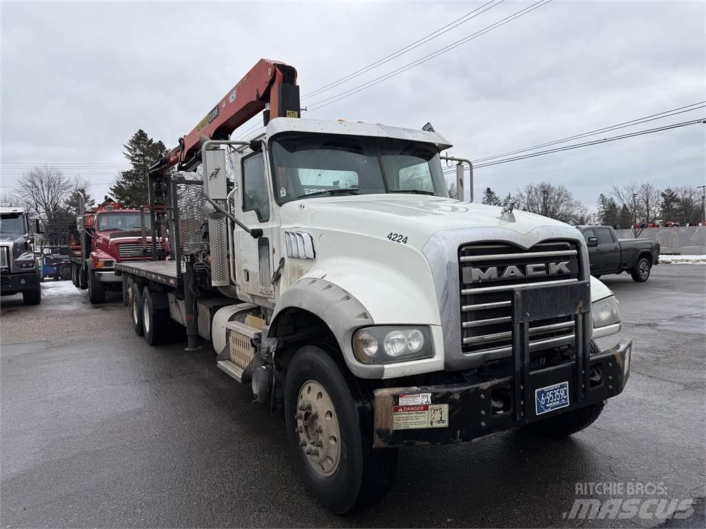 Mack GU700 Шасі з кабіною