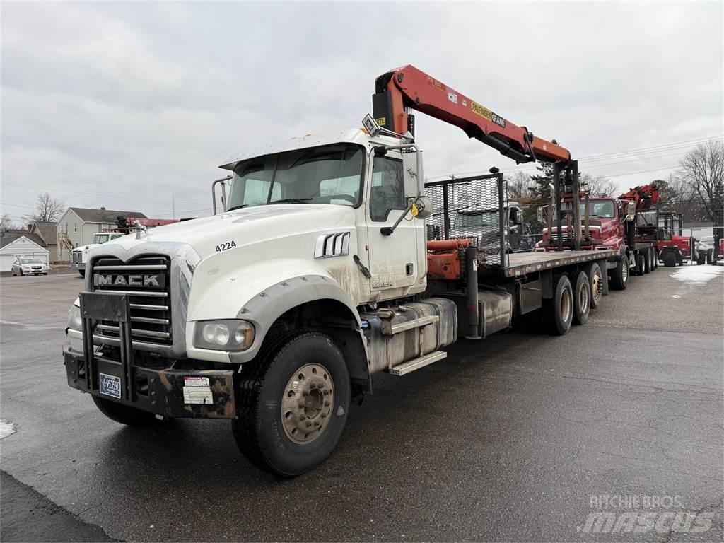 Mack GU700 Шасі з кабіною