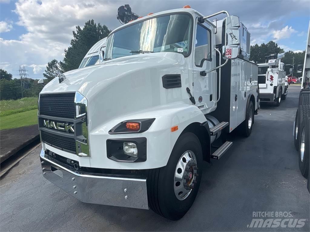 Mack MD6 42R Шасі з кабіною