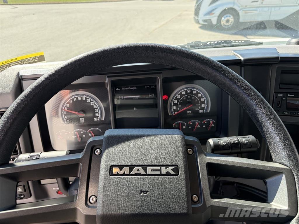 Mack MD6 42R Фургони