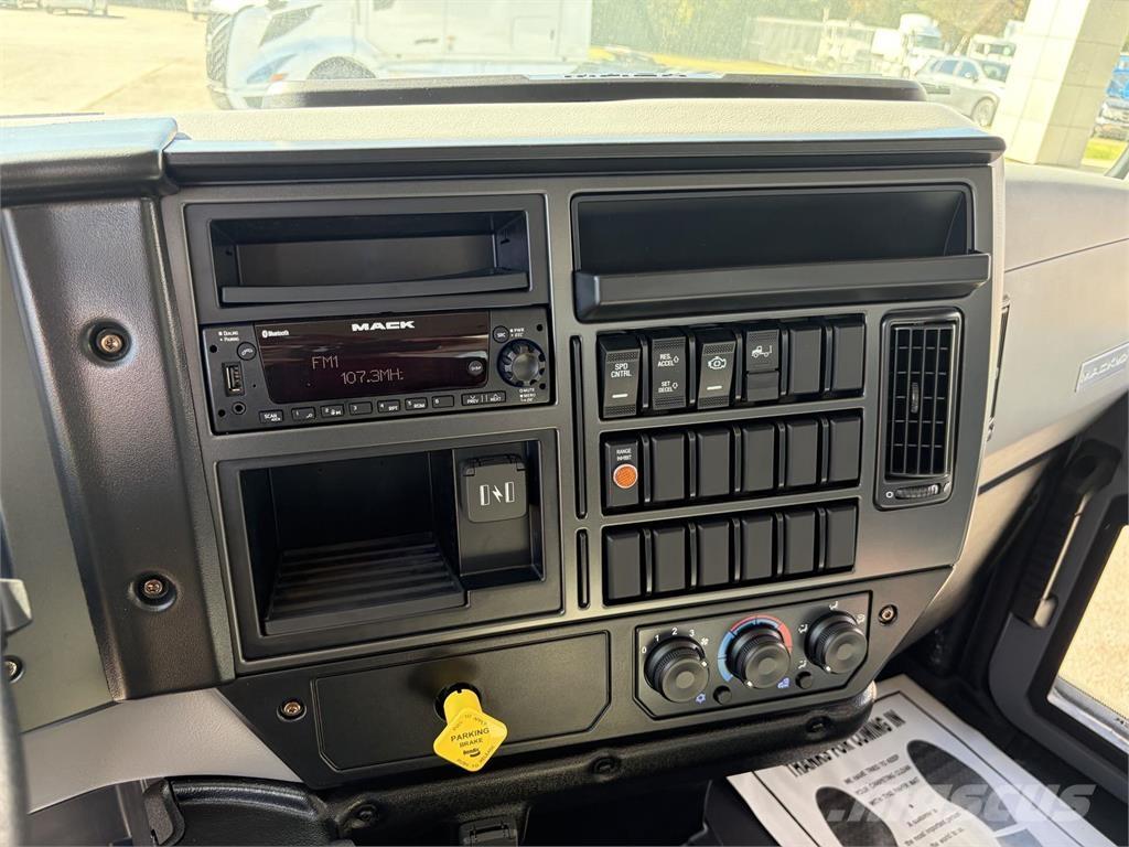 Mack MD6 42R Фургони