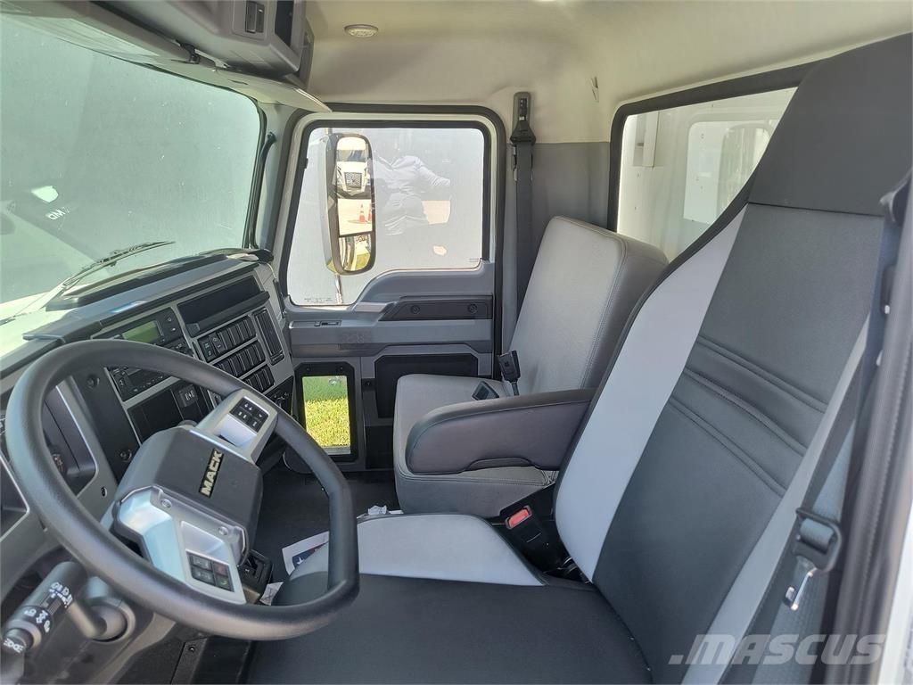 Mack MD6 42R Фургони