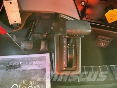 Mack MD642 Фургони