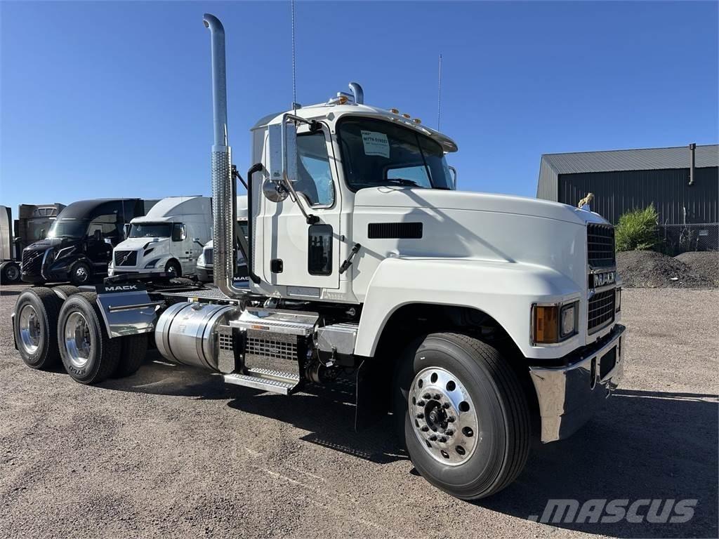 Mack PI64T Тягачі