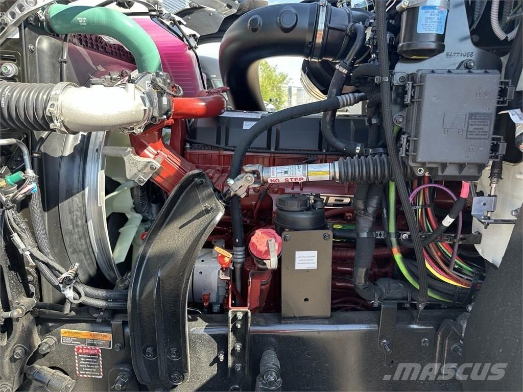 Mack PI64T Тягачі