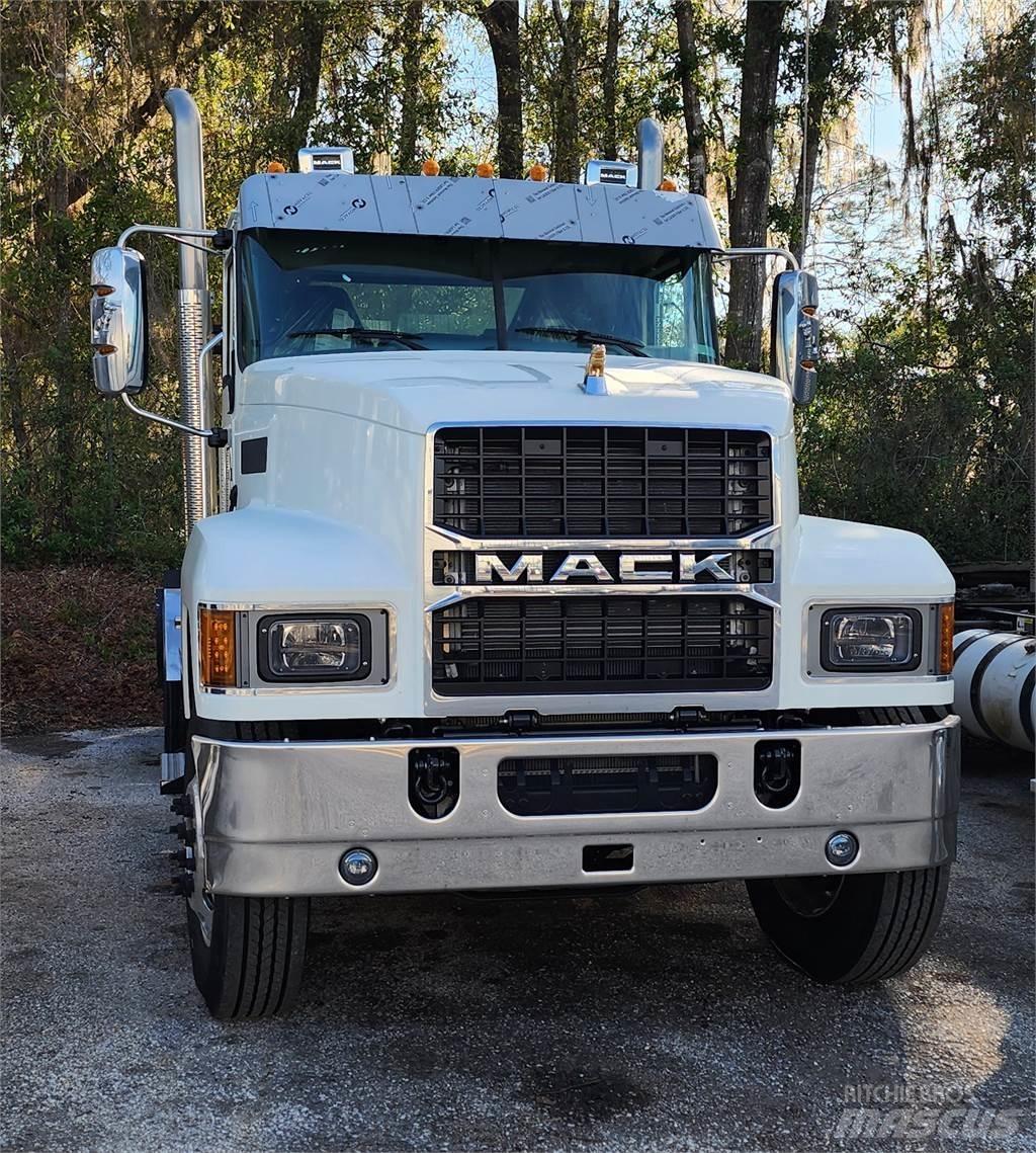 Mack PI64T Тягачі