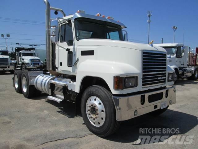 Mack PI64T Тягачі