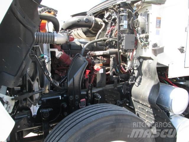 Mack PI64T Тягачі