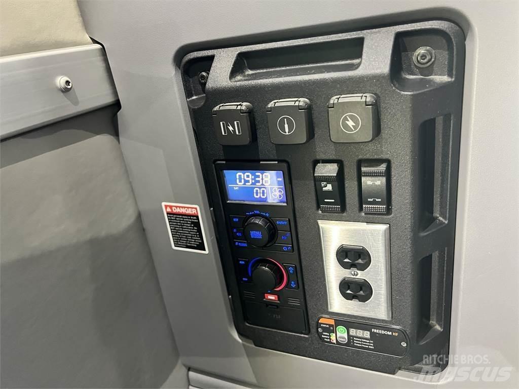Mack PI64T Тягачі