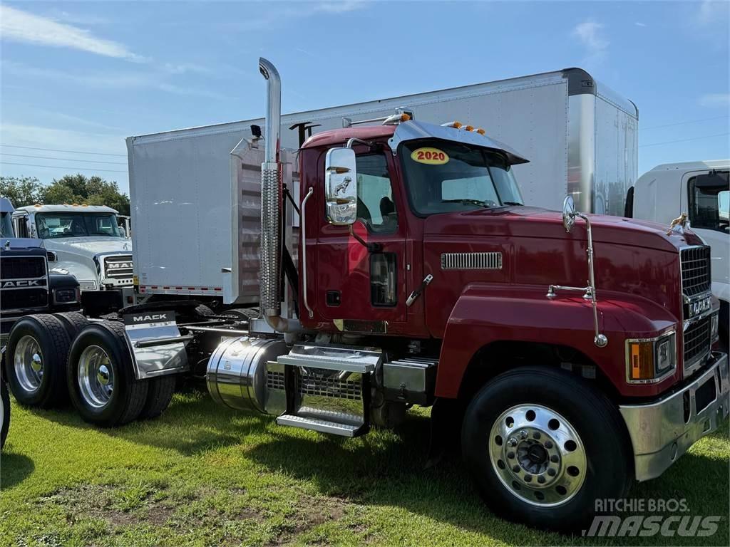 Mack PI64T Тягачі