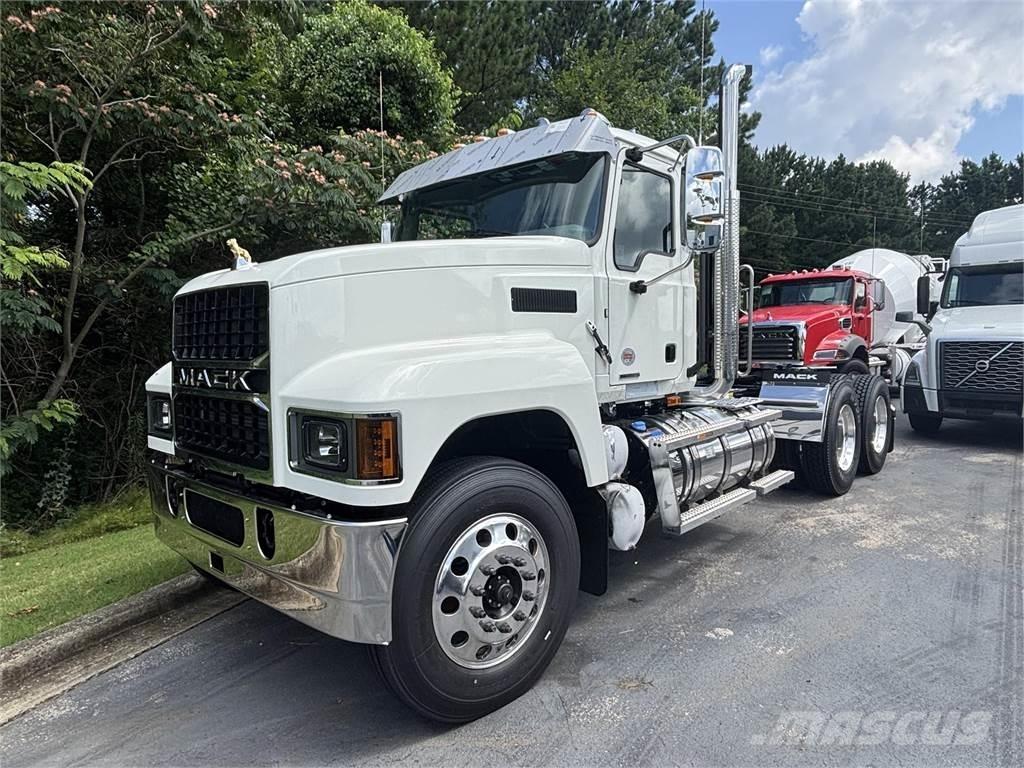 Mack PI64T Тягачі