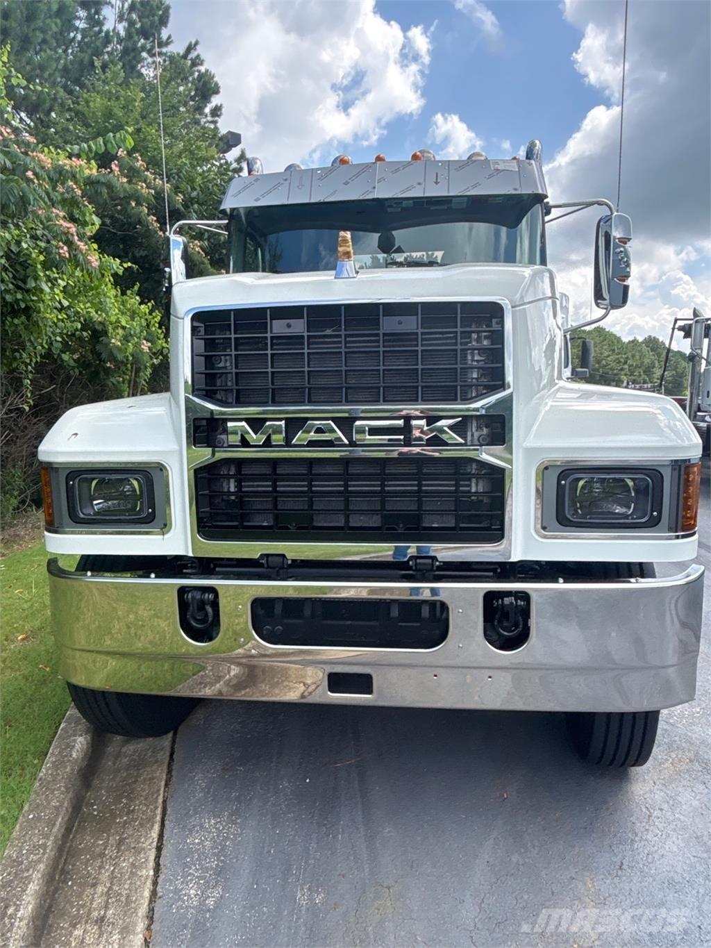 Mack PI64T Тягачі
