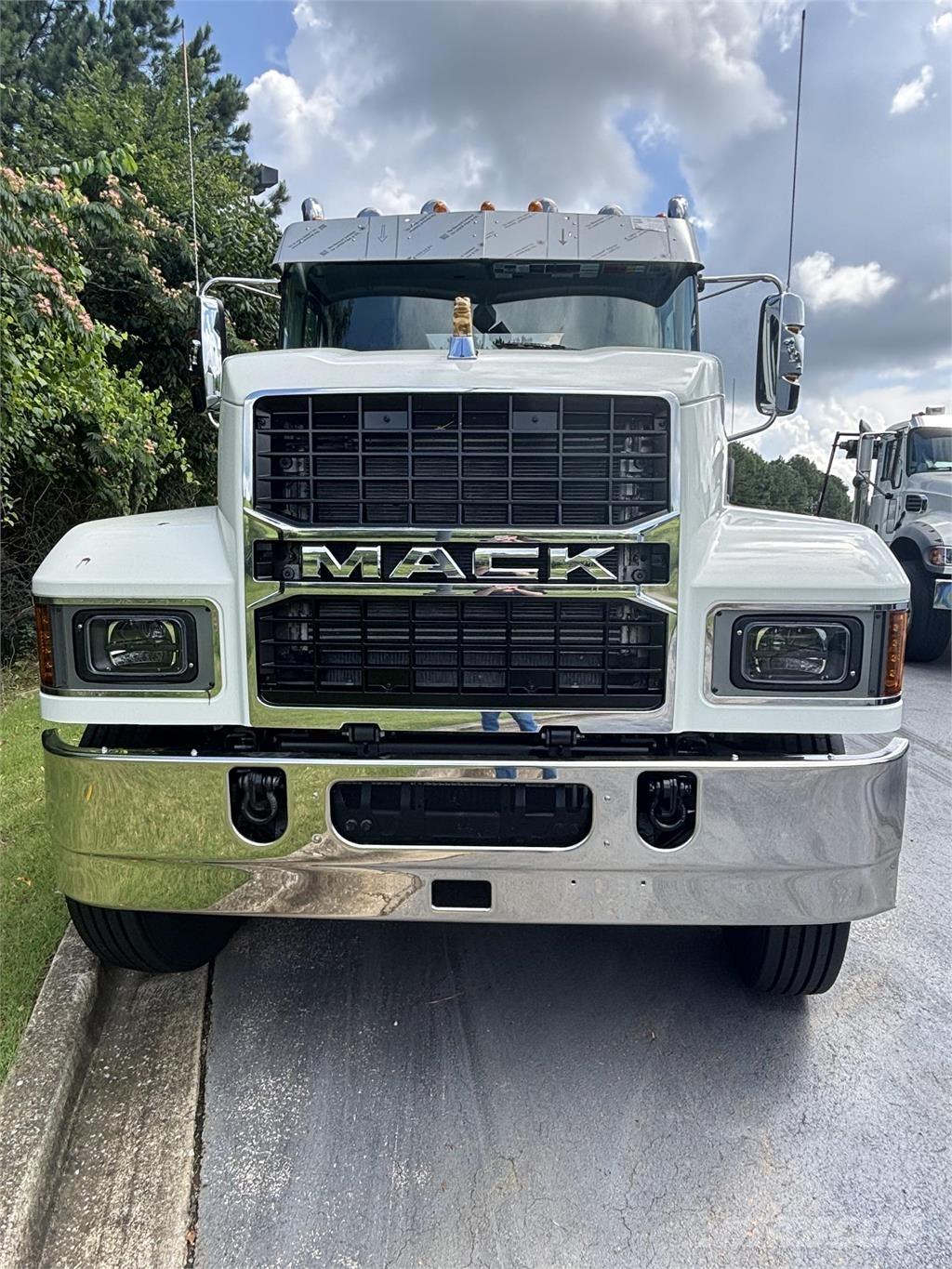Mack PI64T Тягачі