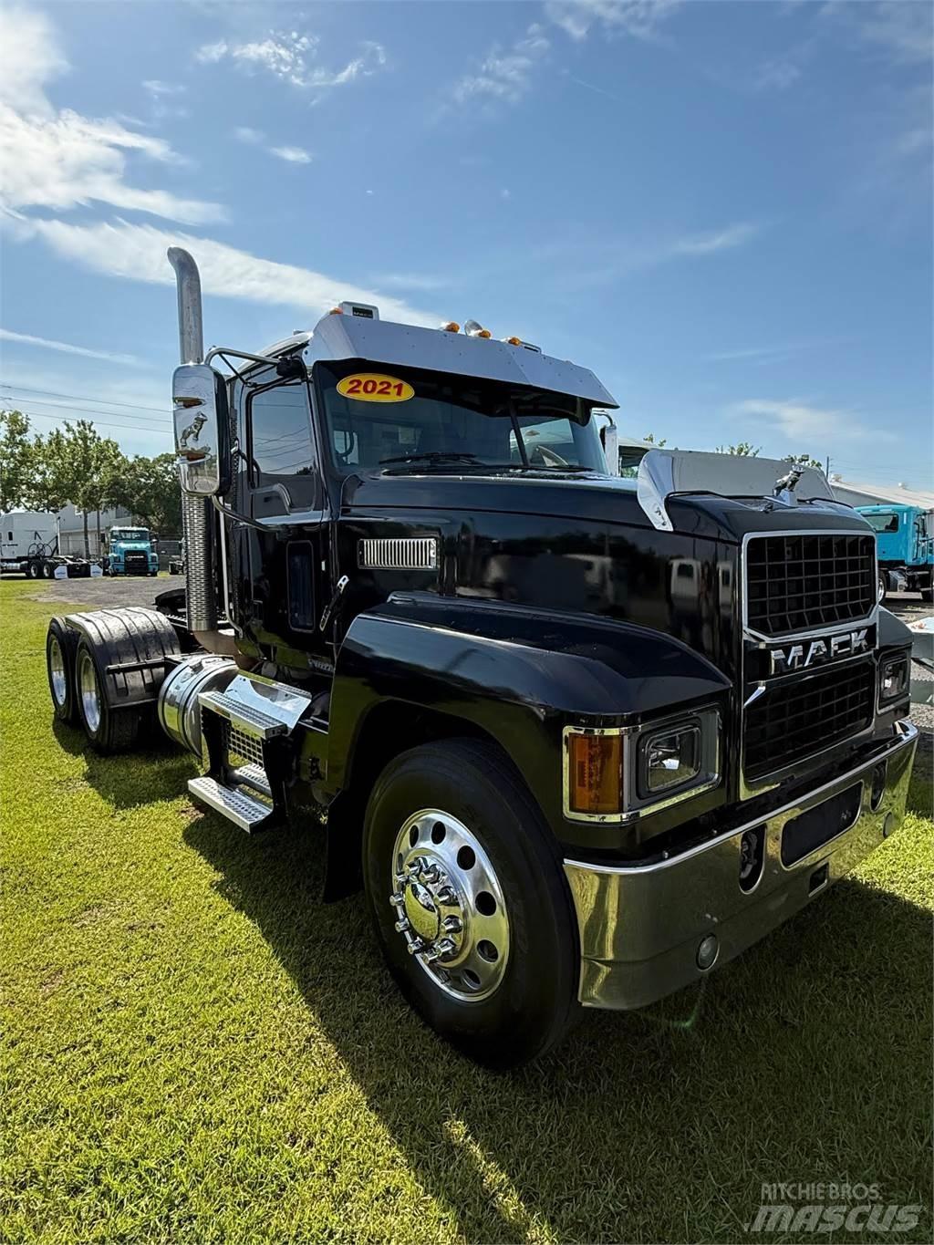 Mack PI64T Тягачі