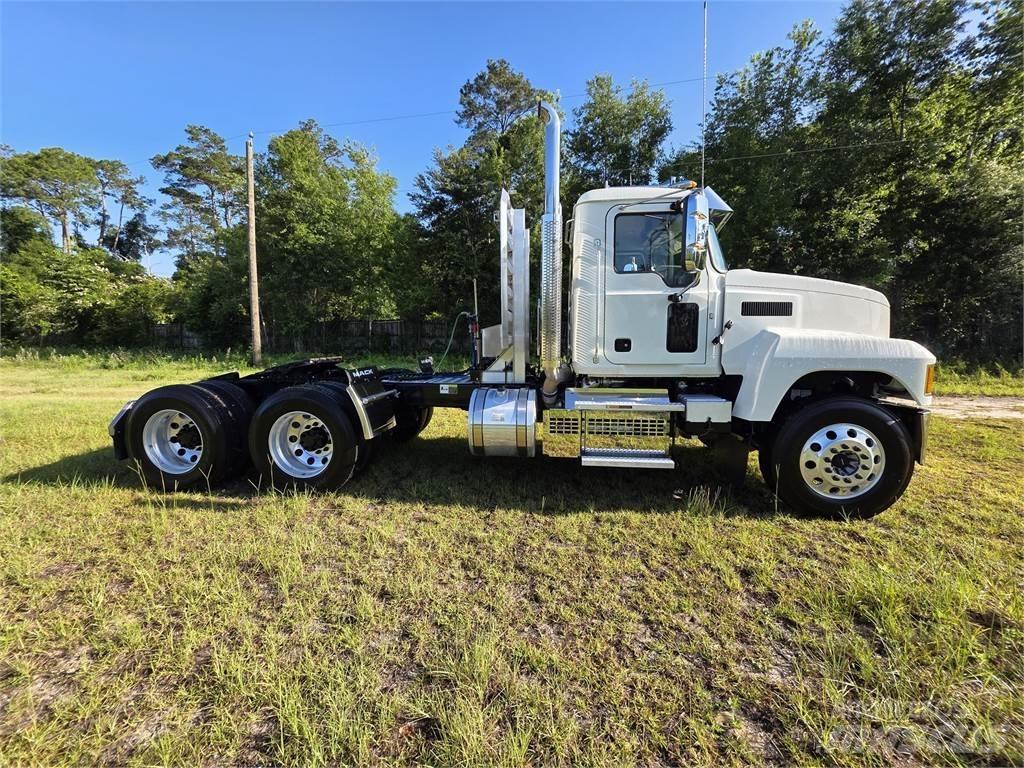 Mack PI64T Тягачі
