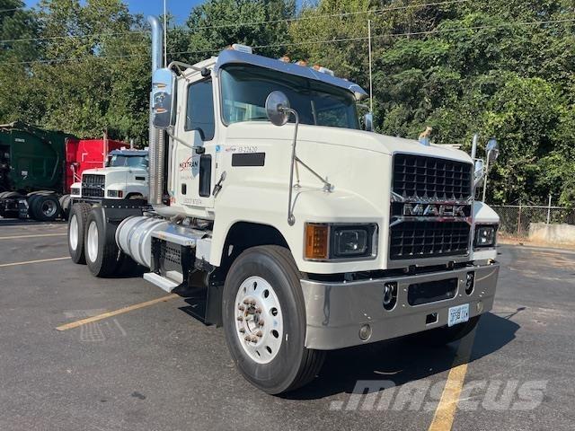 Mack PI64T Тягачі