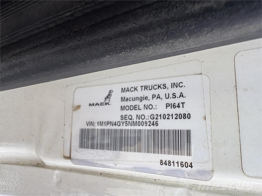 Mack PI64T Тягачі