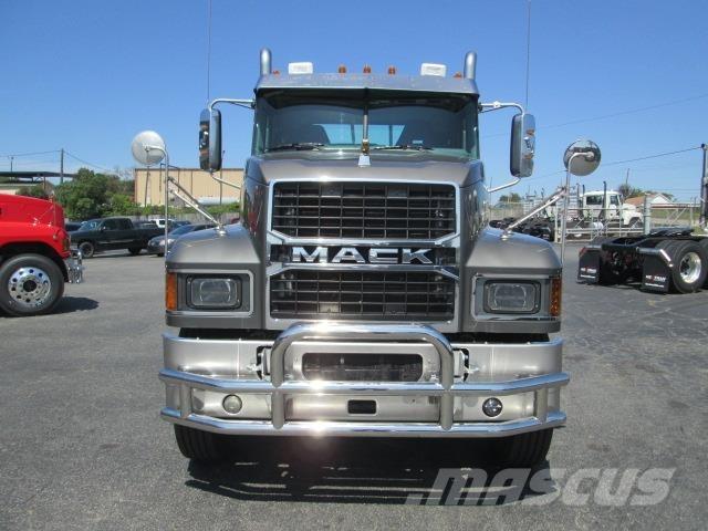 Mack PI64T Тягачі