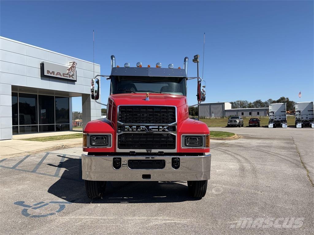 Mack PI64T Тягачі