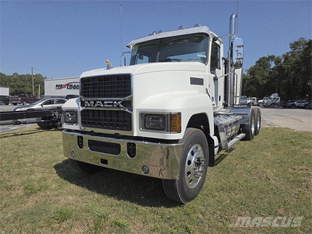 Mack PI64T Тягачі