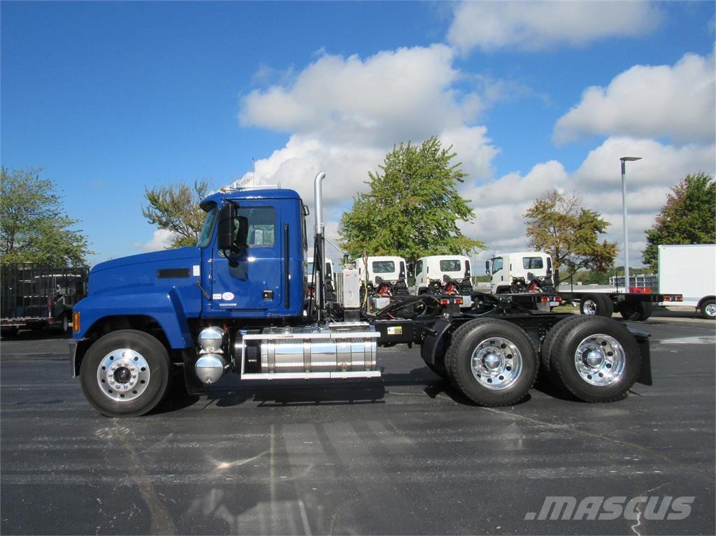 Mack PI64T Тягачі