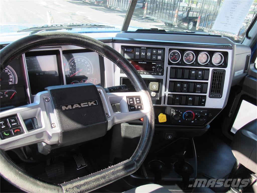 Mack PI64T Тягачі