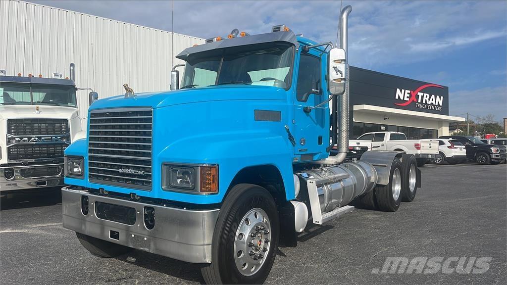 Mack PI64T Тягачі