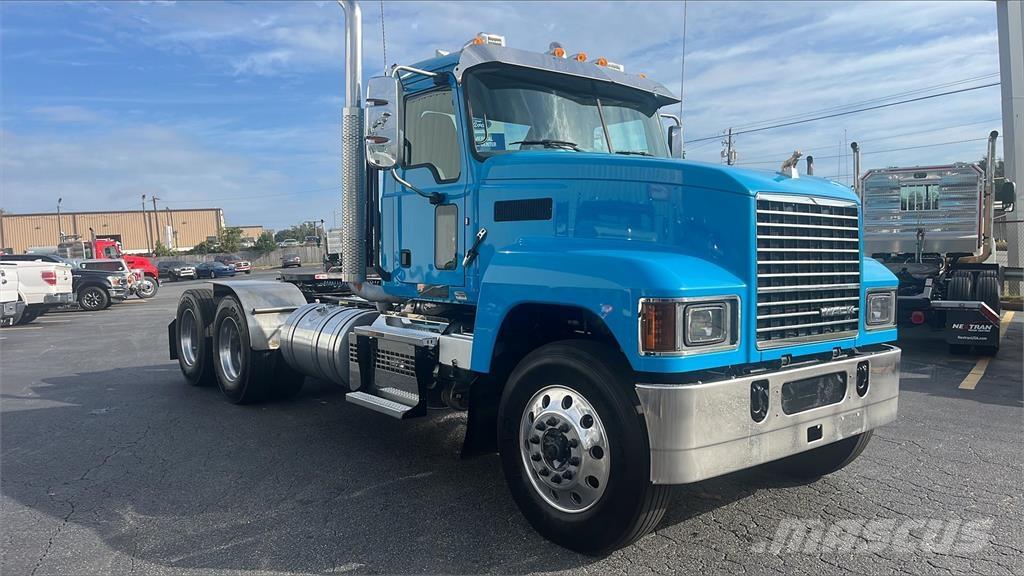 Mack PI64T Тягачі