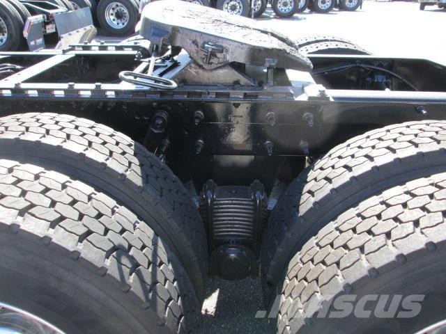 Mack PI64T Тягачі