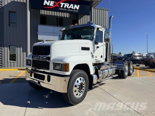 Mack PI64T Тягачі