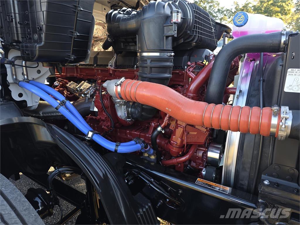 Mack PR64T Тягачі