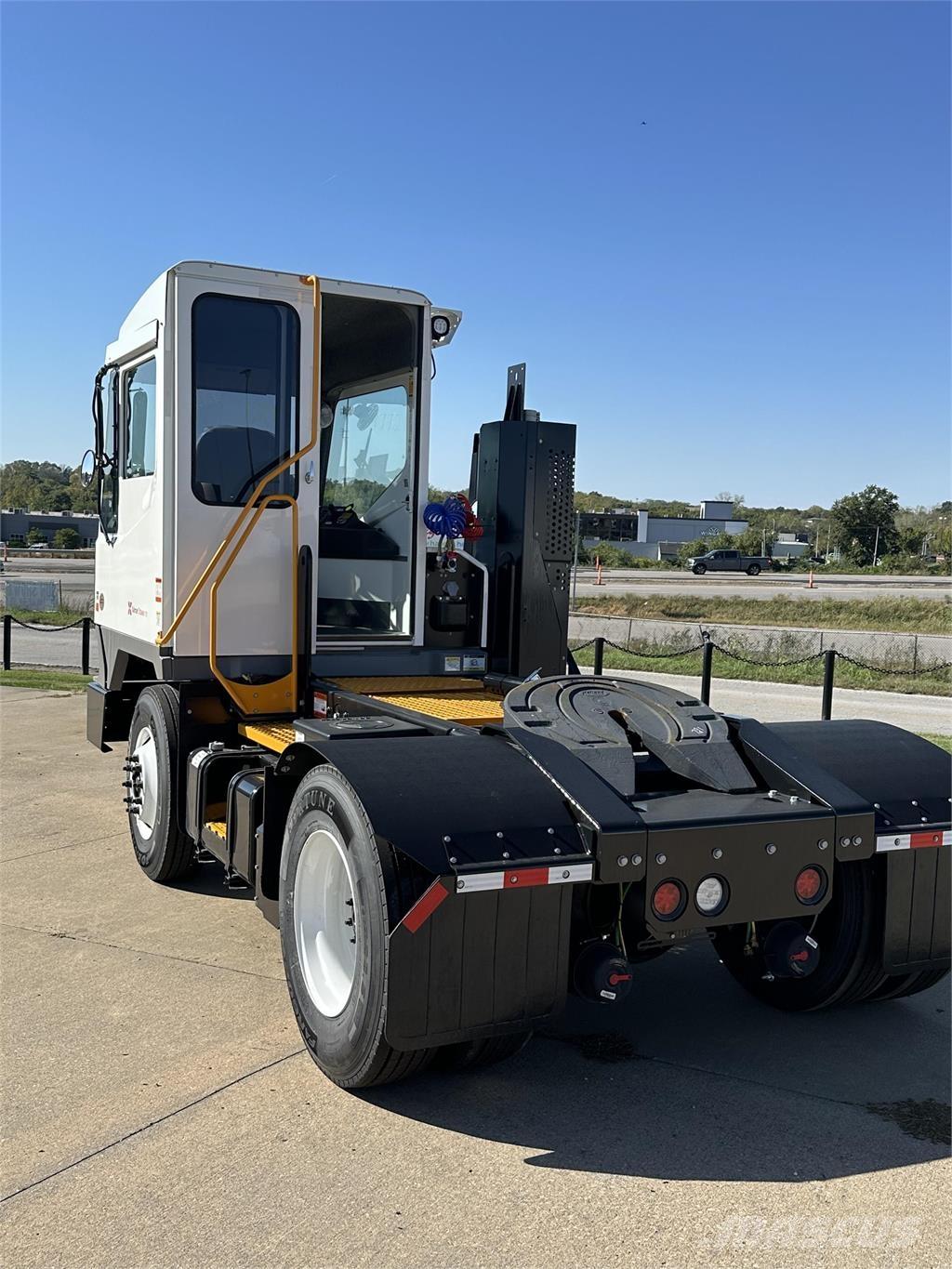 Ottawa 4x2 DOT/ON HWY Вантажівки / спеціальні